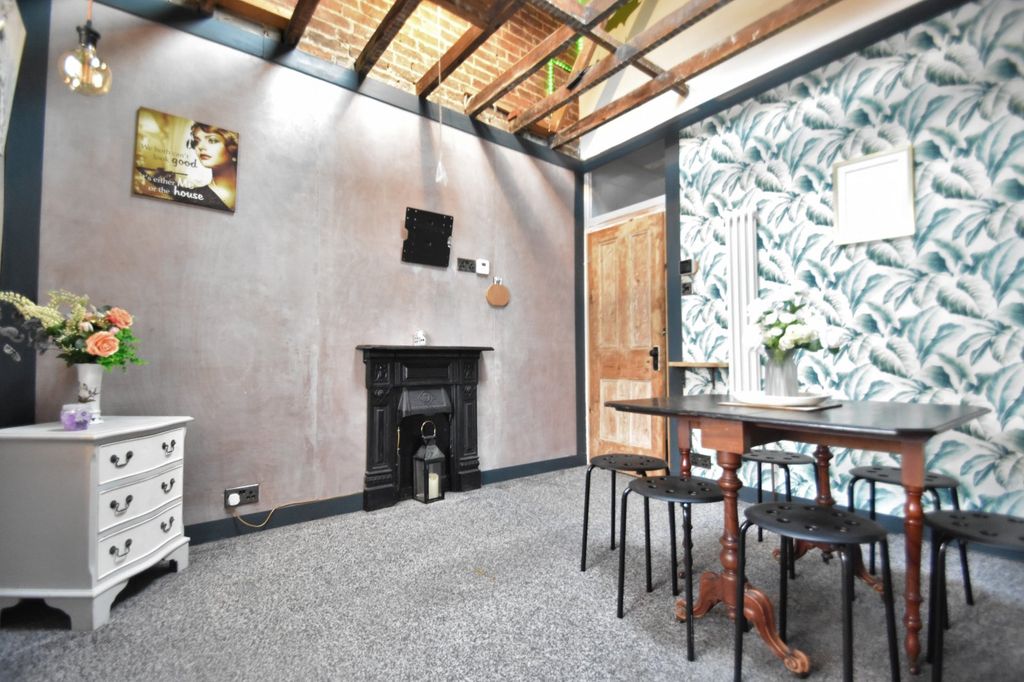 Property photo 3 of 10 Picture No. 06