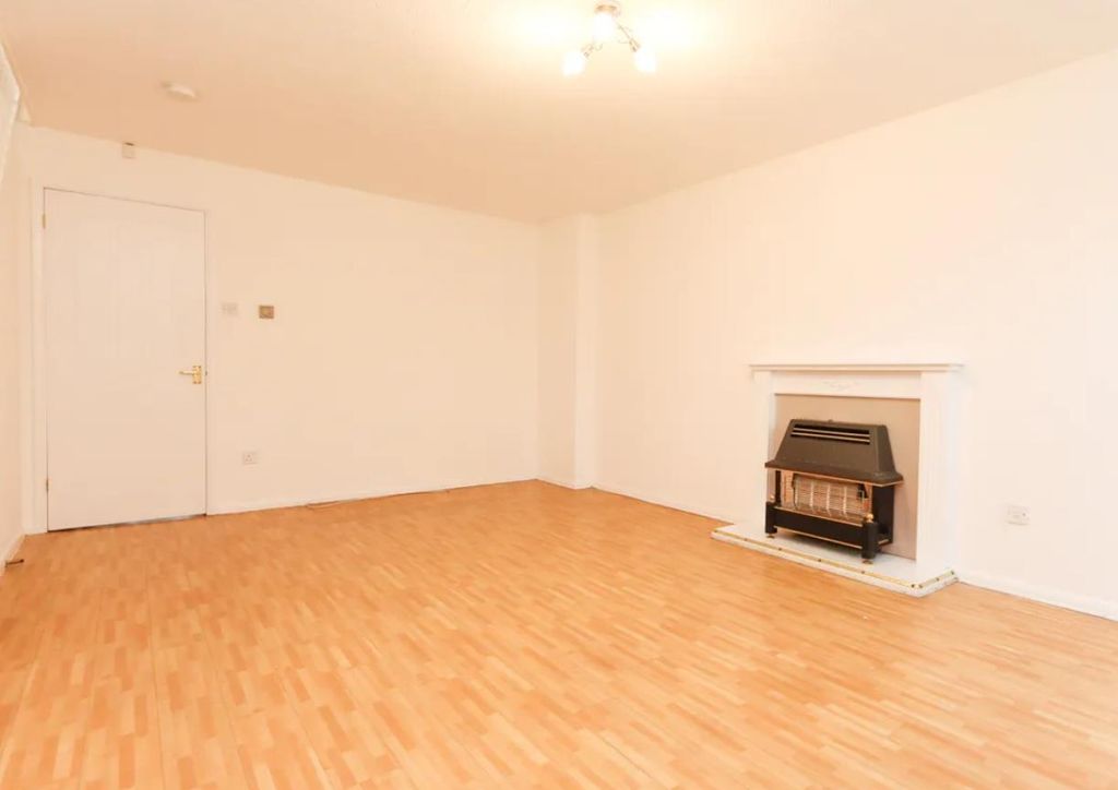 Property photo 3 of 11 m3.Png