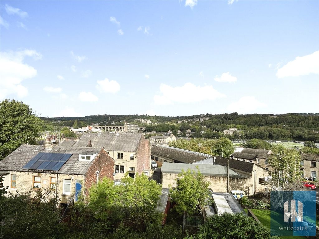 Property photo 3 of 13 Picture No. 40