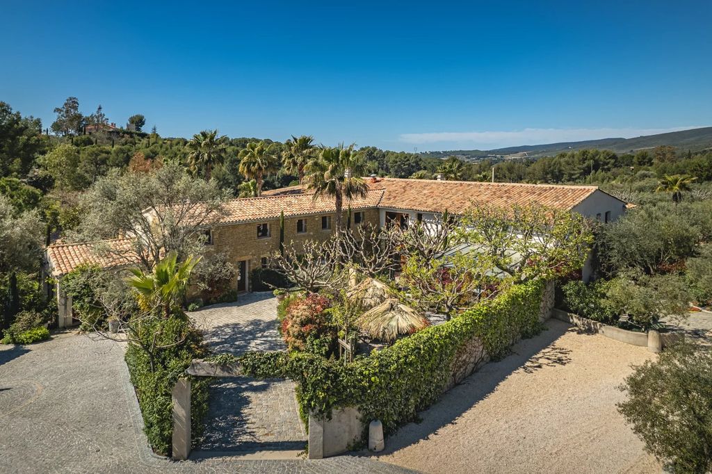 Property photo 3 of 25