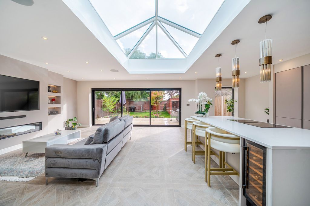 Property photo 1 of 23 1350226-13-68c30E...