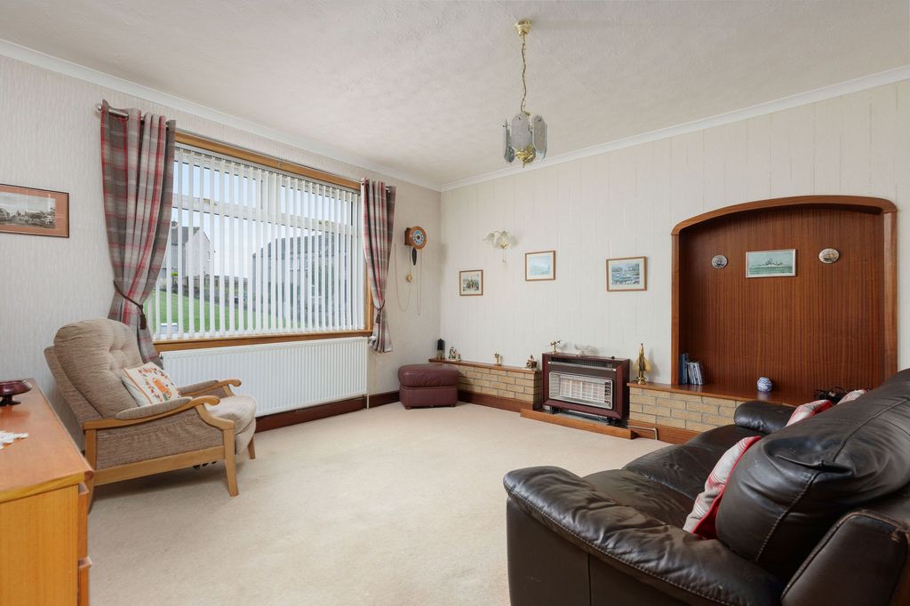 Property photo 2 of 23