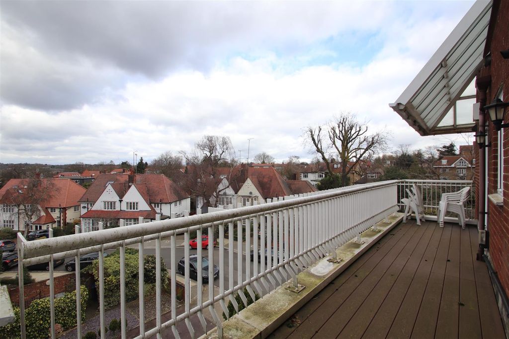 Property photo 1 of 25