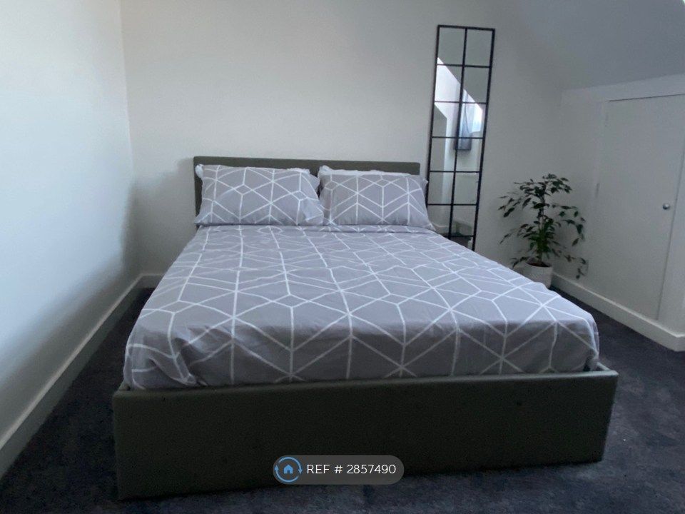 Property photo 1 of 7 Bedroom