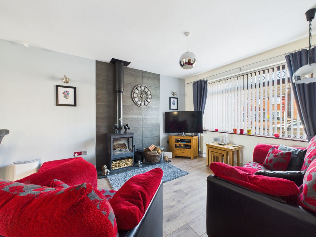 Property photo 2 of 32