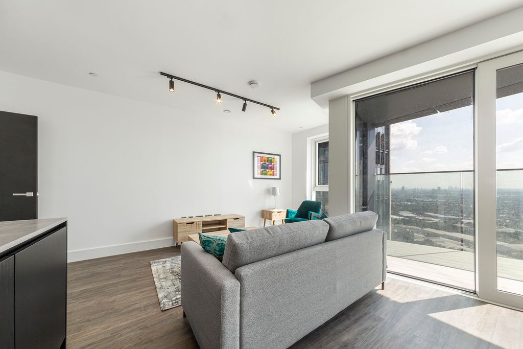 Property photo 2 of 18