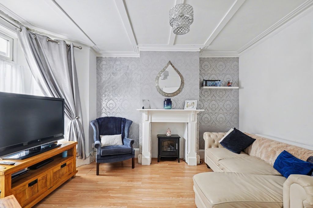 Property photo 2 of 14 4773224