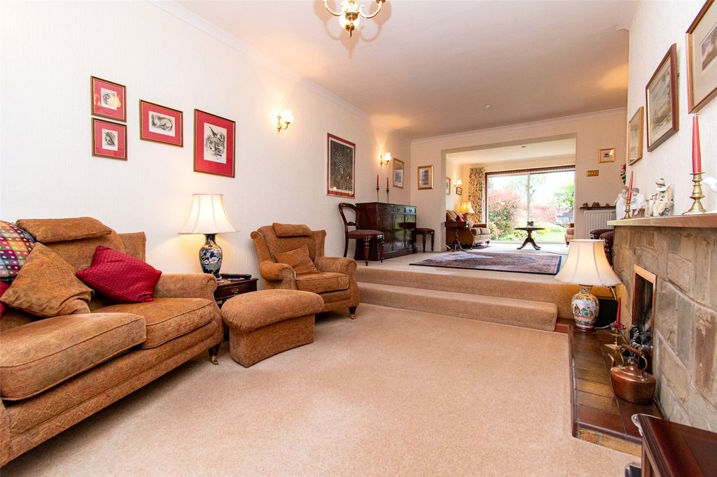 Property photo 2 of 27 Picture No. 13