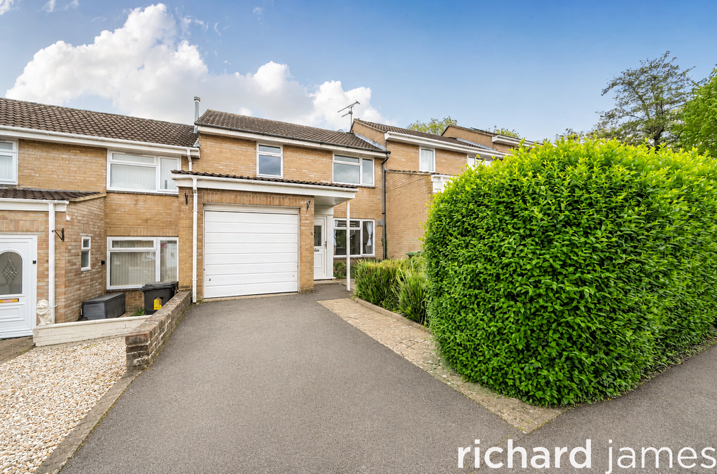 Property photo 1 of 16 Ffb8B2c174424E7Da9Dce2Cb09F2Fc70