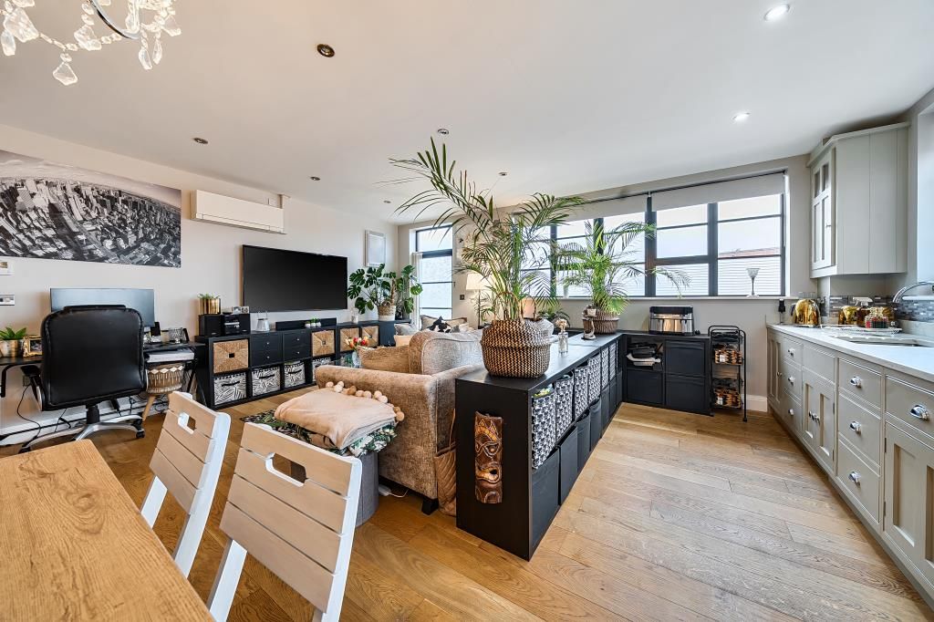 Property photo 2 of 20 Kitchen