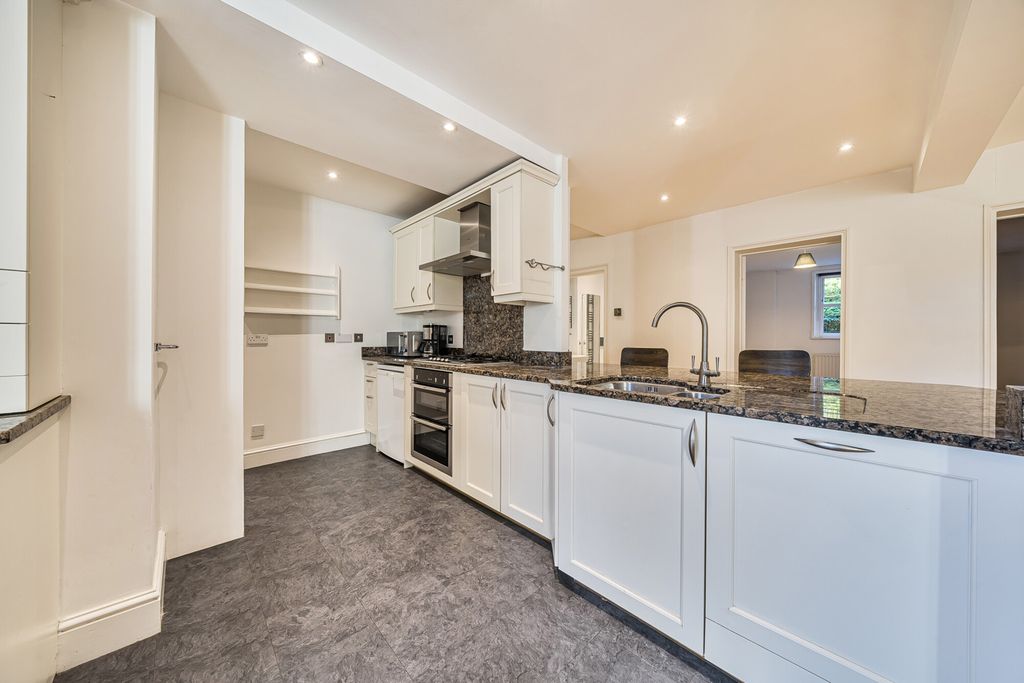 Property photo 2 of 20 Kitchen