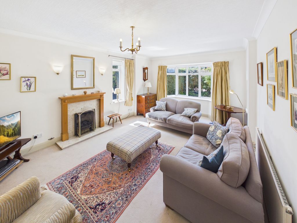 Property photo 3 of 33