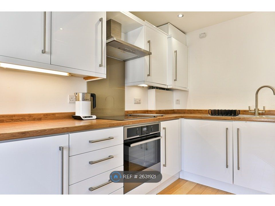 Property photo 2 of 31