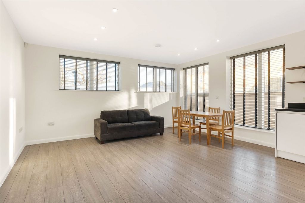 Property photo 2 of 9 Picture No. 01