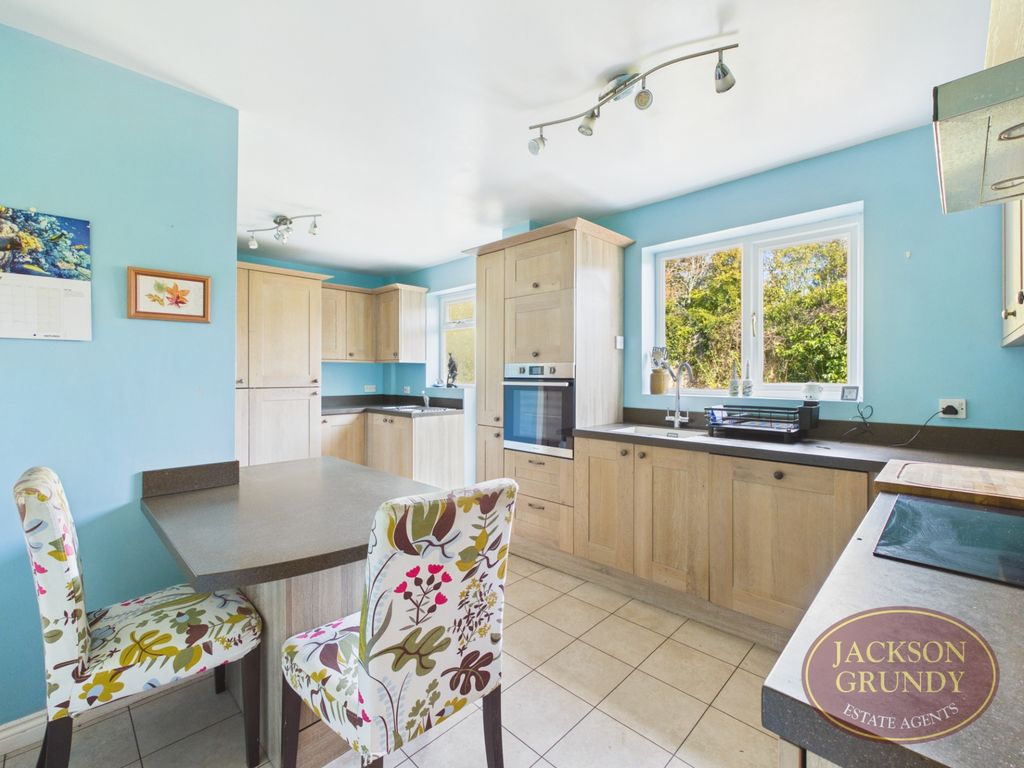 Property photo 3 of 20 Stenhouse Close