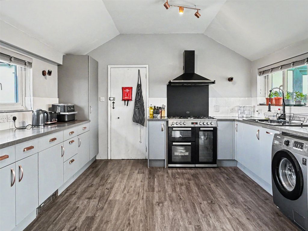 Property photo 3 of 15 Picture No. 05