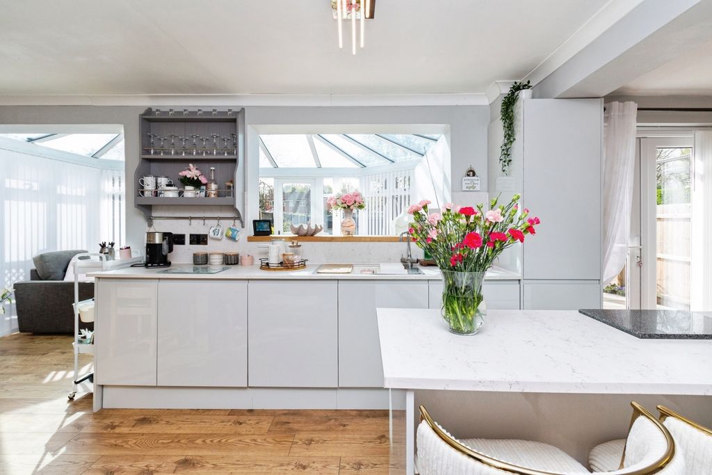 Property photo 3 of 12 Kitchen/Diner