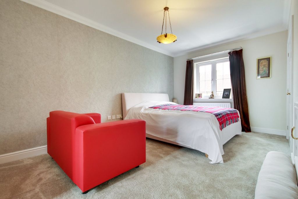 Property photo 3 of 20