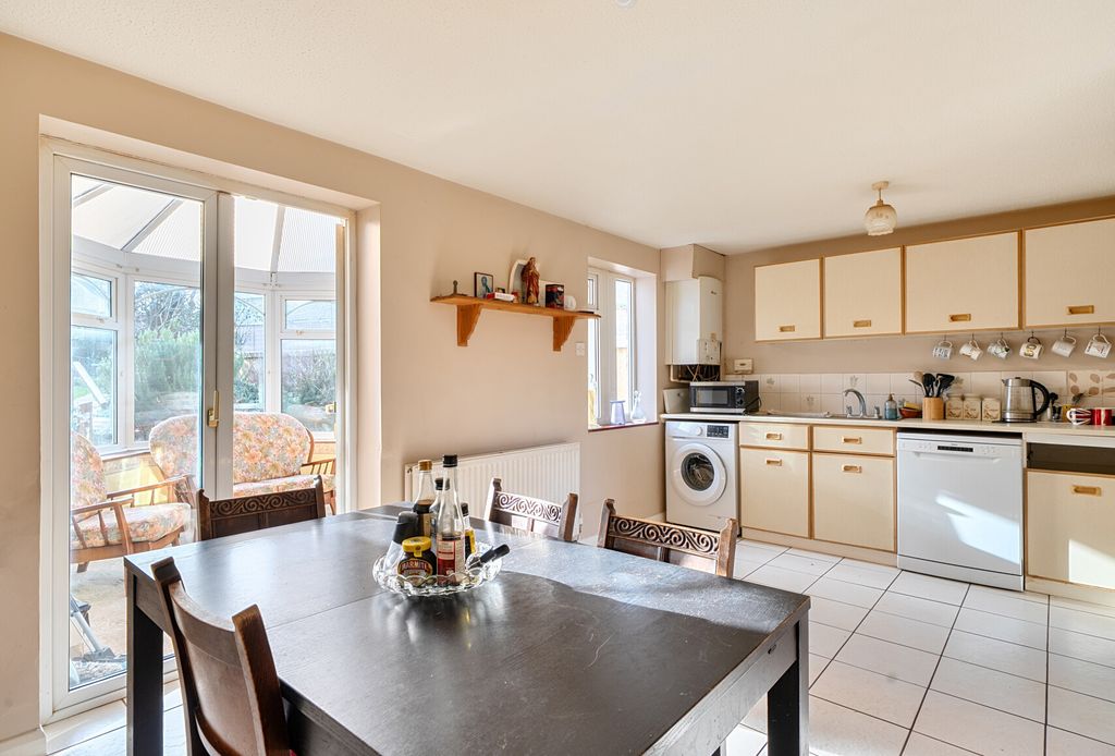 Property photo 3 of 18 1393794-15-695E4F...