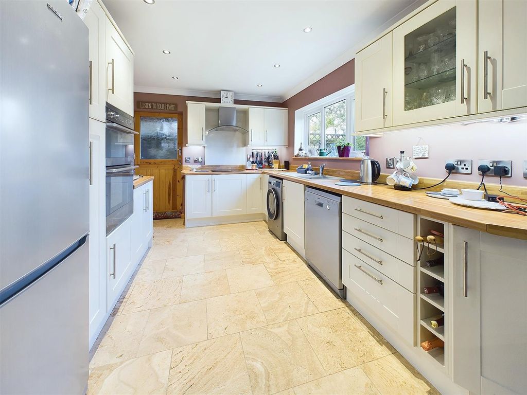 Property photo 2 of 24
