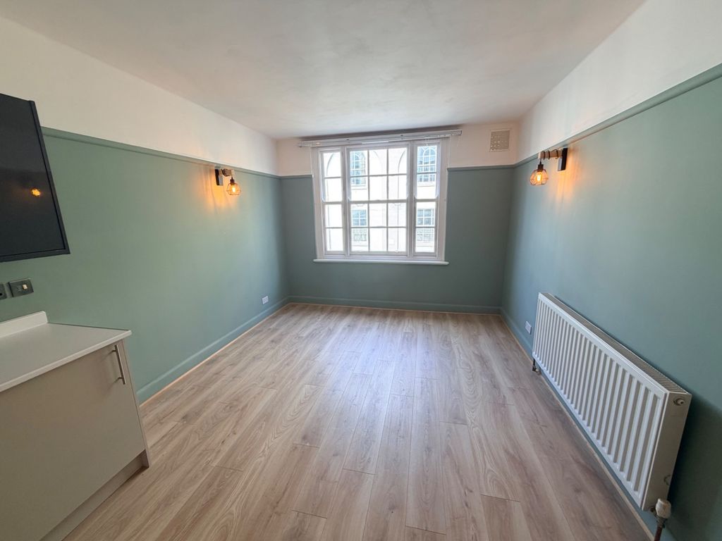 Property photo 3 of 7 5478512