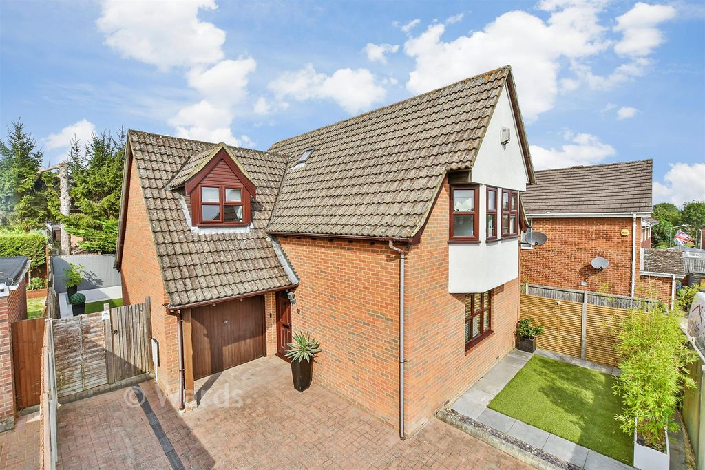 Property photo 2 of 21 External (Brochure)