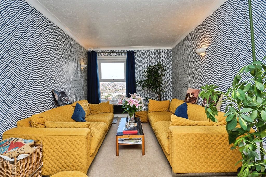 Property photo 3 of 17 Picture No. 10