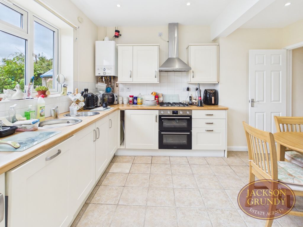 Property photo 2 of 7 Park Lane