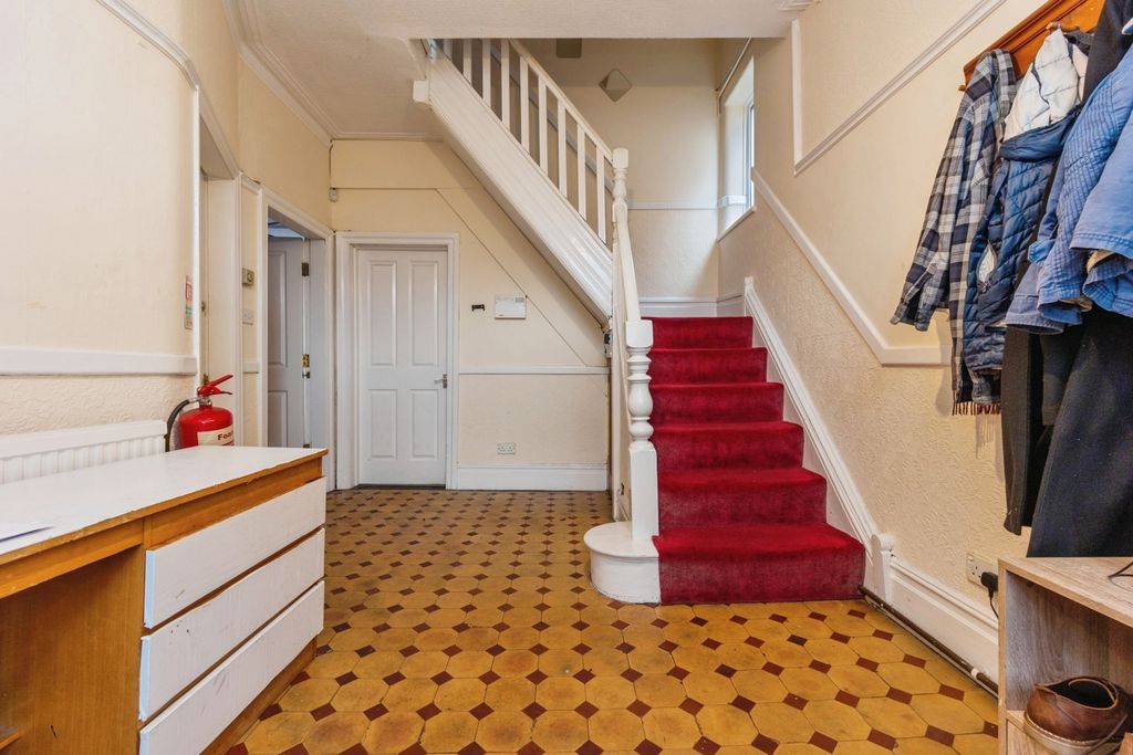 Property photo 2 of 17 Photo