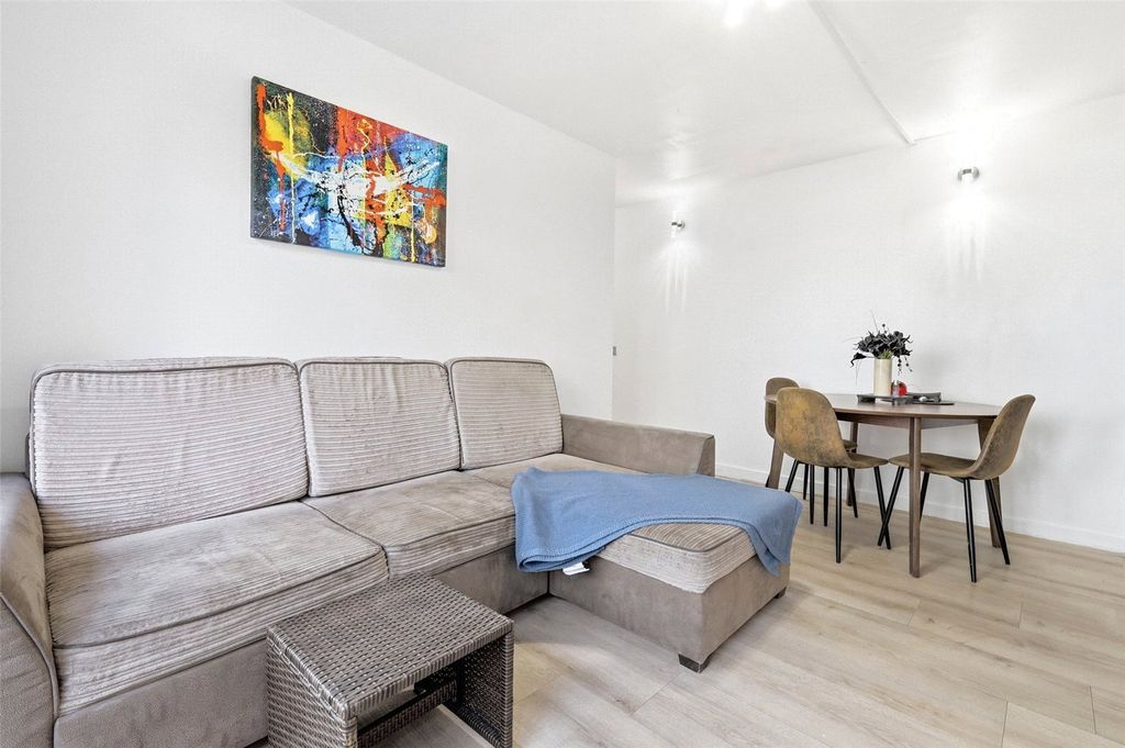 Property photo 3 of 16 Picture No. 12