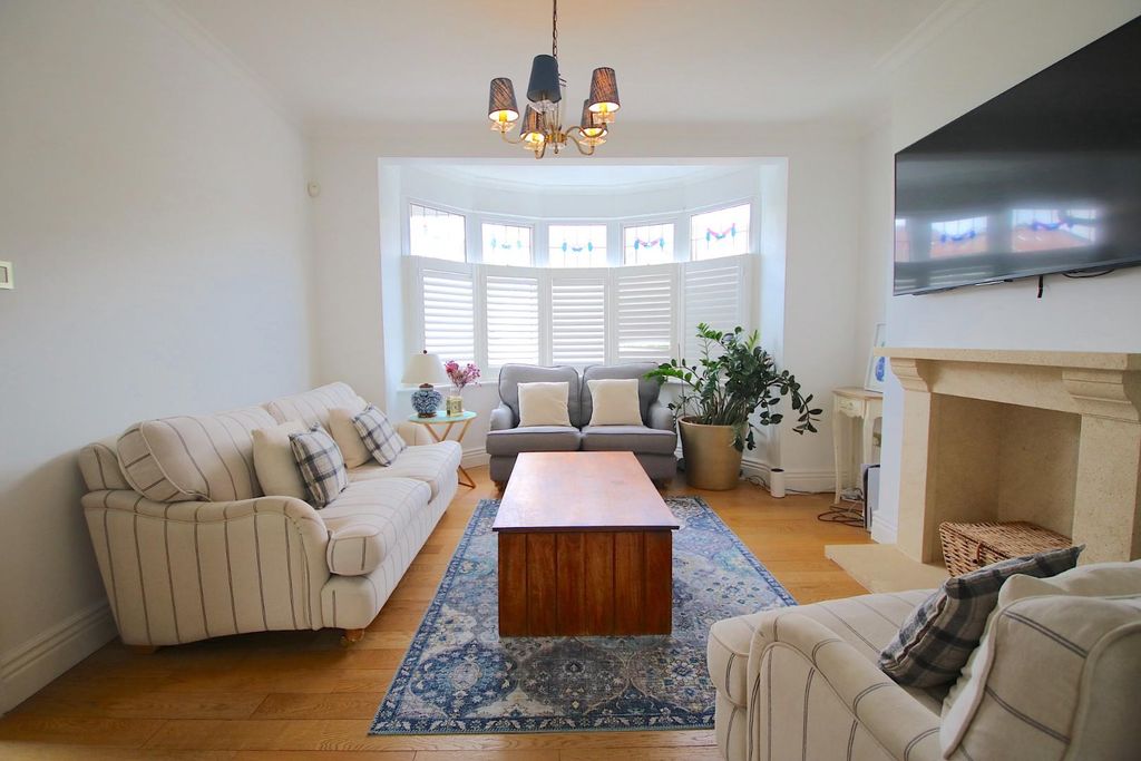 Property photo 2 of 15 Img_2225.Jpg