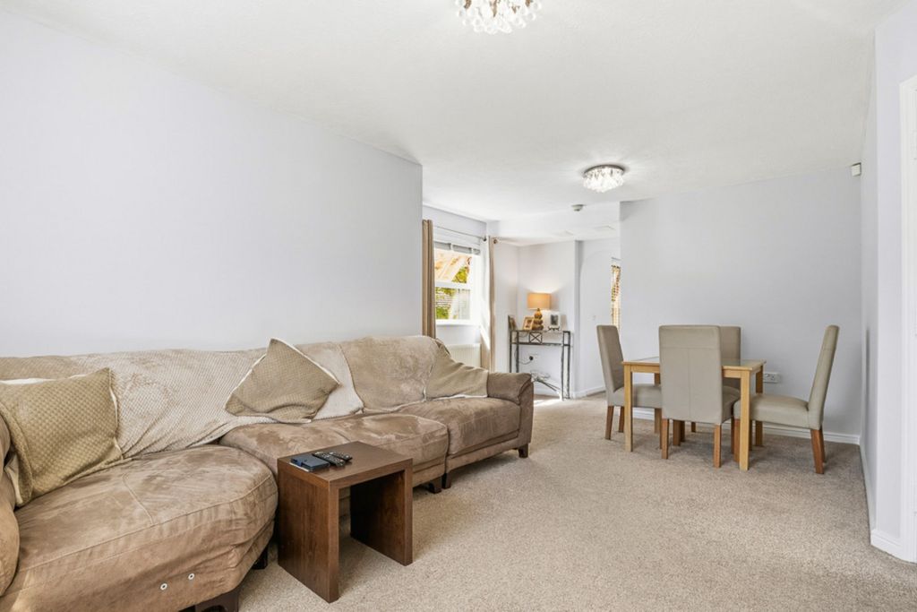 Property photo 2 of 30