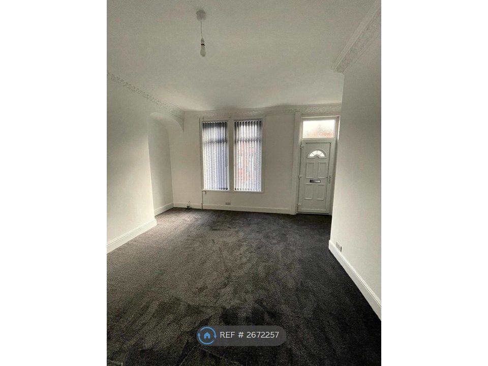 Property photo 2 of 7 Living Room