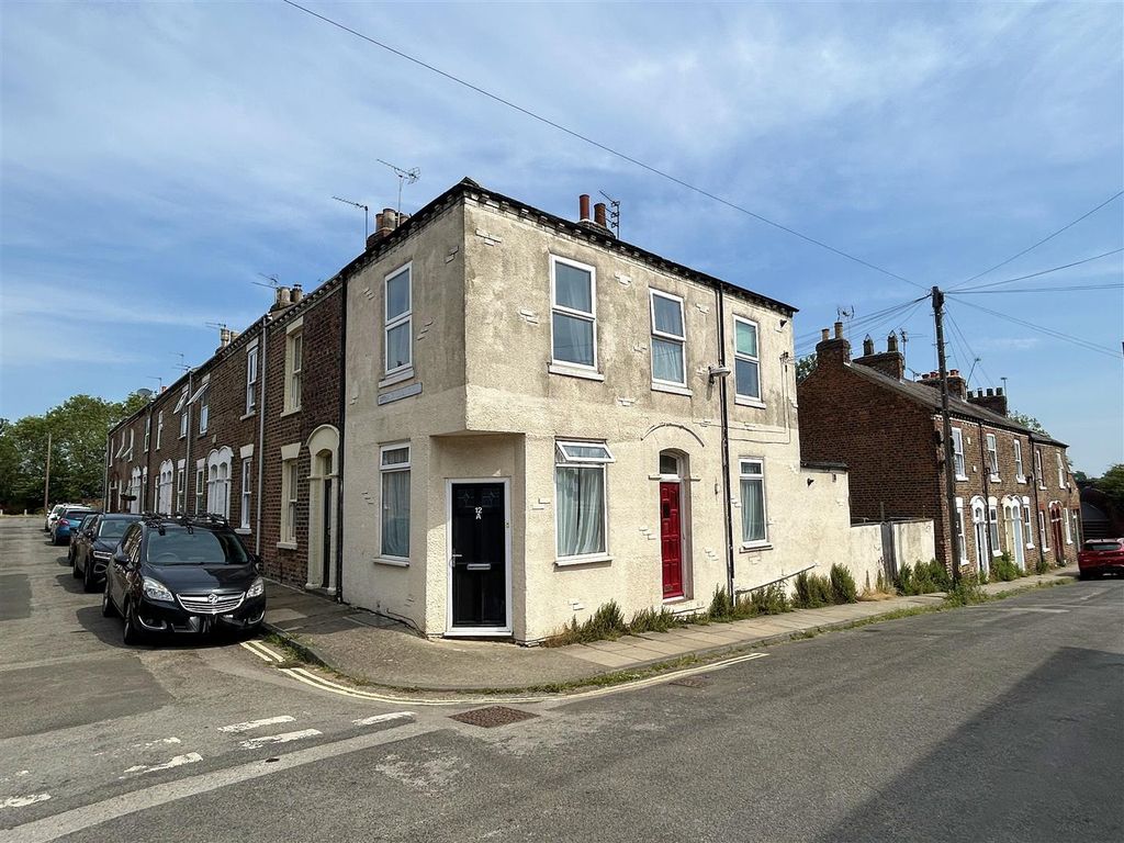 Property photo 1 of 8 Front External