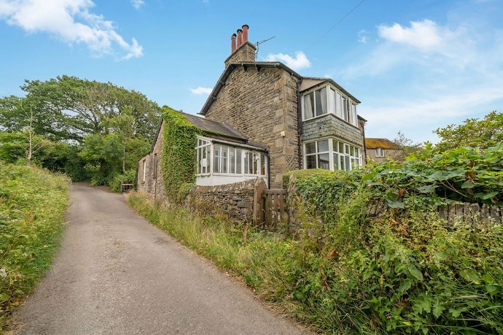 Property photo 1 of 30