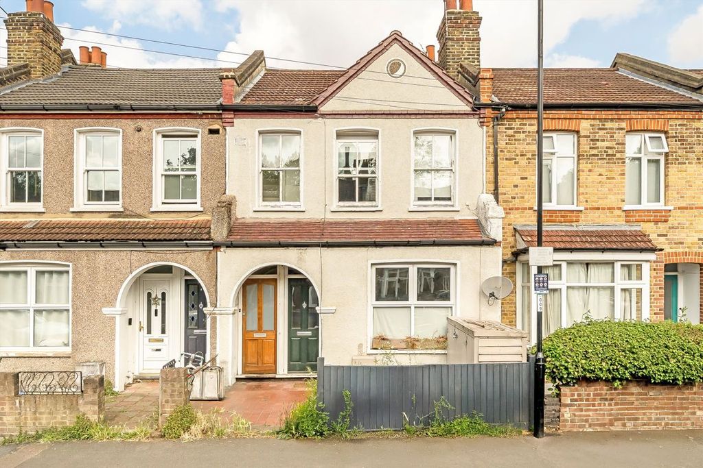 Property photo 1 of 6