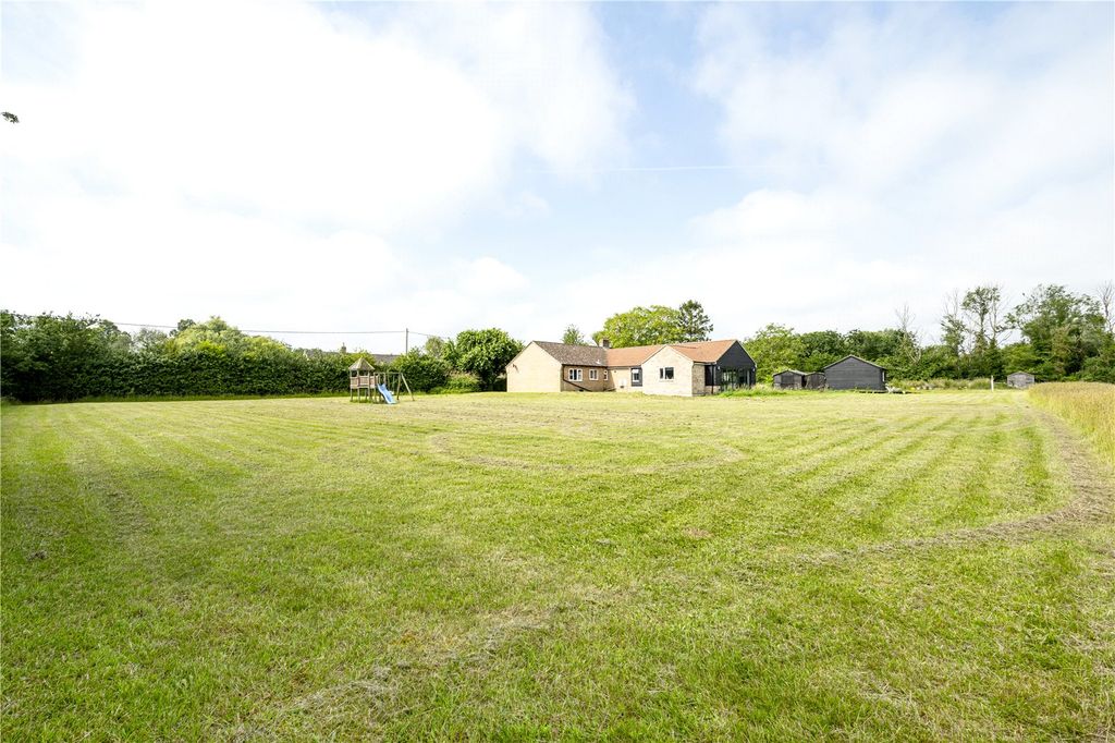 Property photo 3 of 33 Picture No. 06