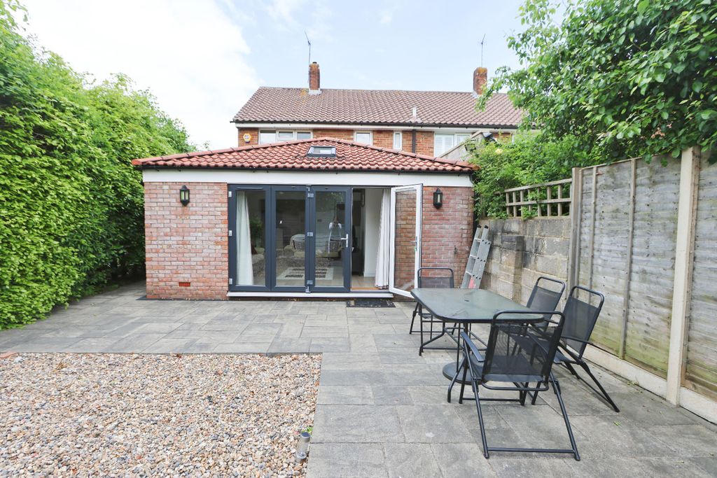 Property photo 3 of 28