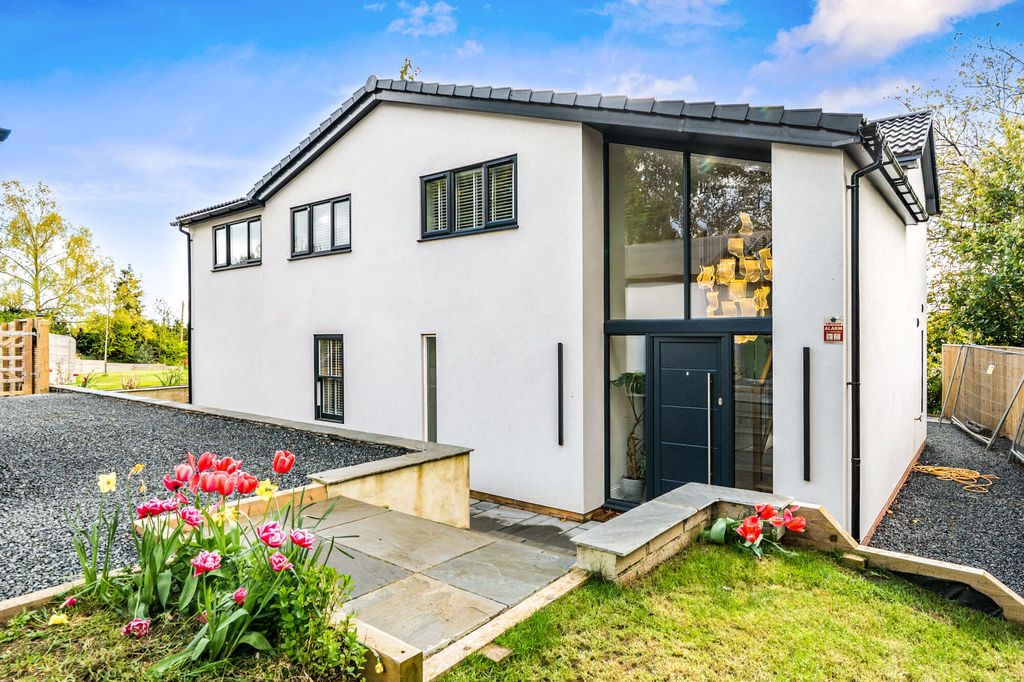 Property photo 1 of 36