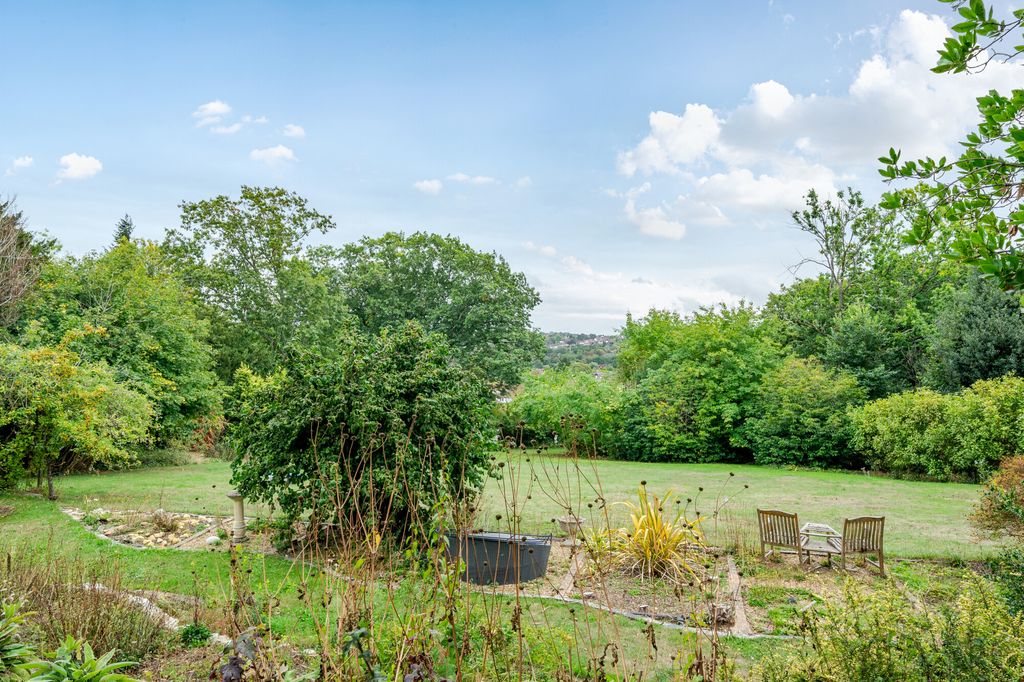 Property photo 2 of 18