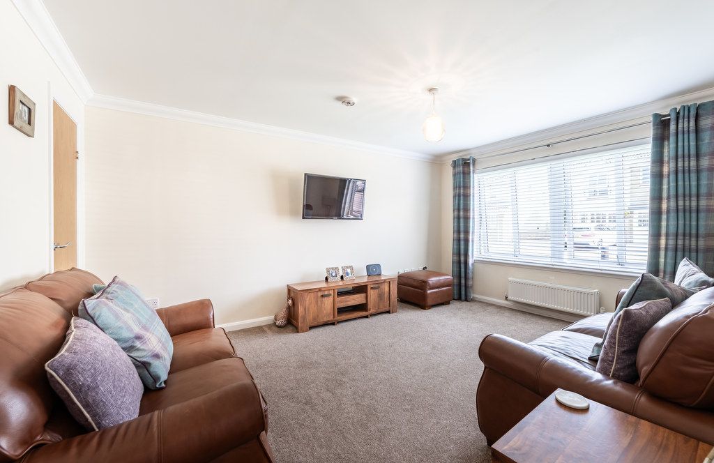 Property photo 2 of 25