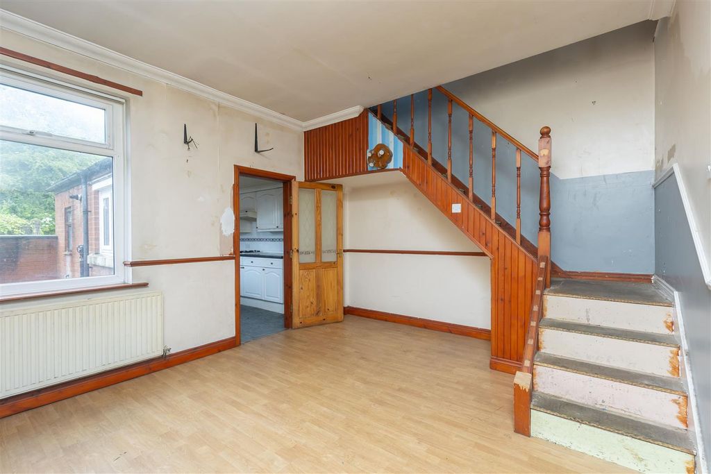 Property photo 2 of 31 Dining Room