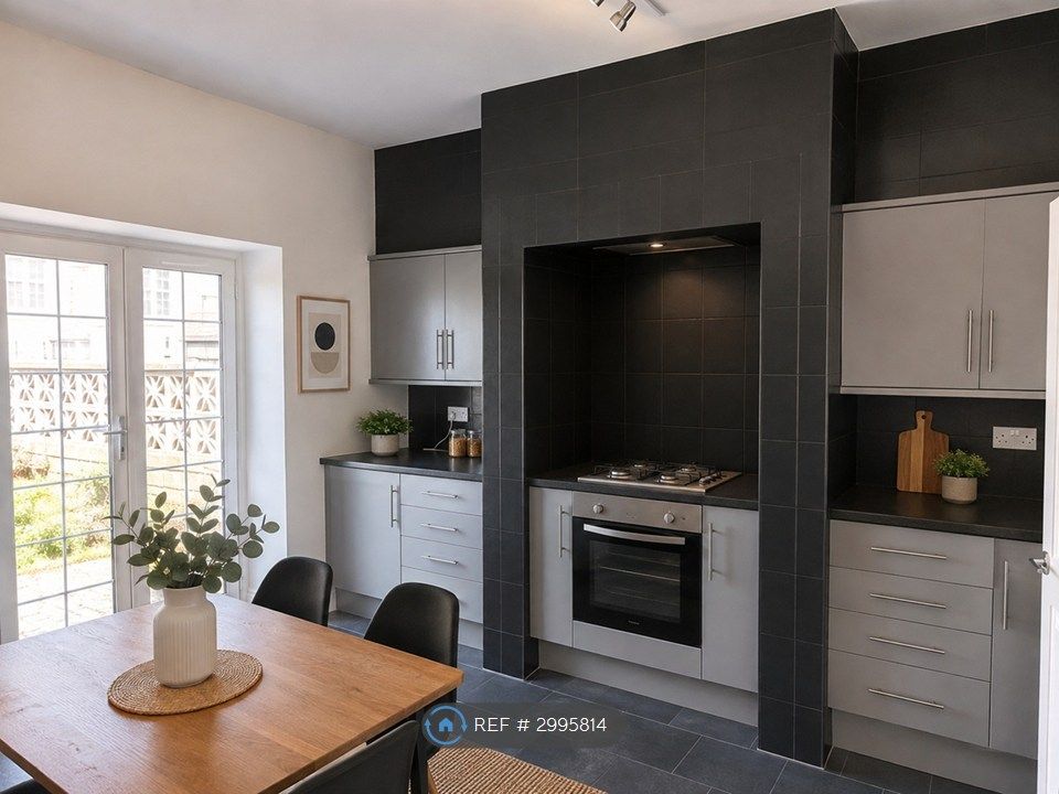 Property photo 1 of 8 Fitted Kitchen-Dining