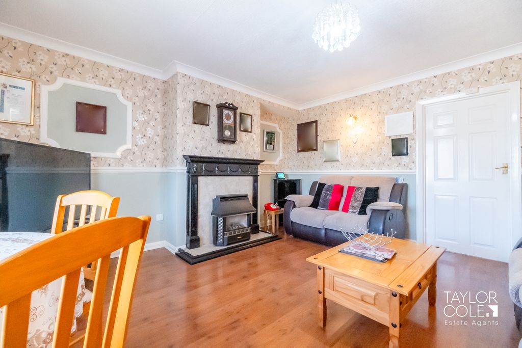 Property photo 3 of 31