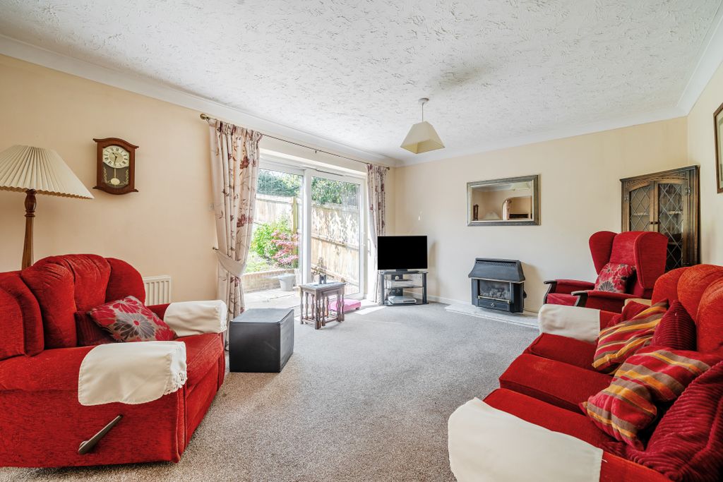 Property photo 2 of 19 Sitting Room