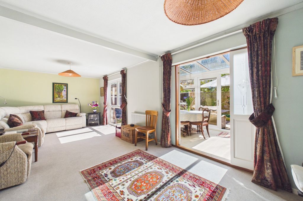 Property photo 2 of 23 Cam03259G0-Pr0268-Still010