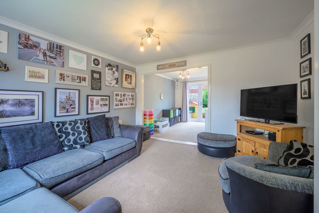 Property photo 2 of 30