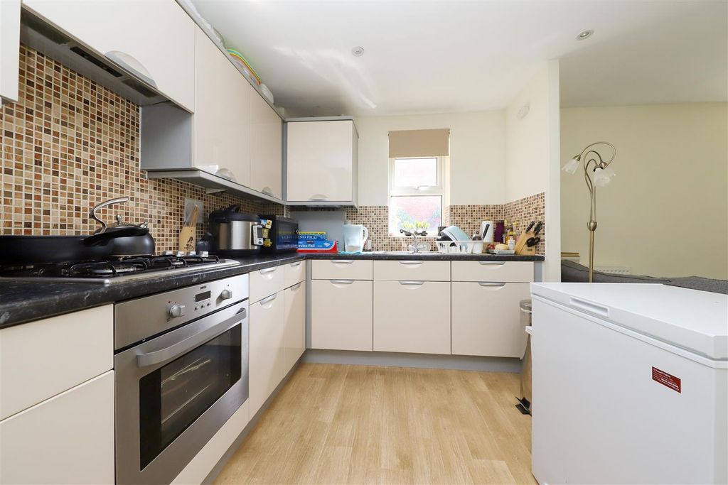 Property photo 2 of 9
