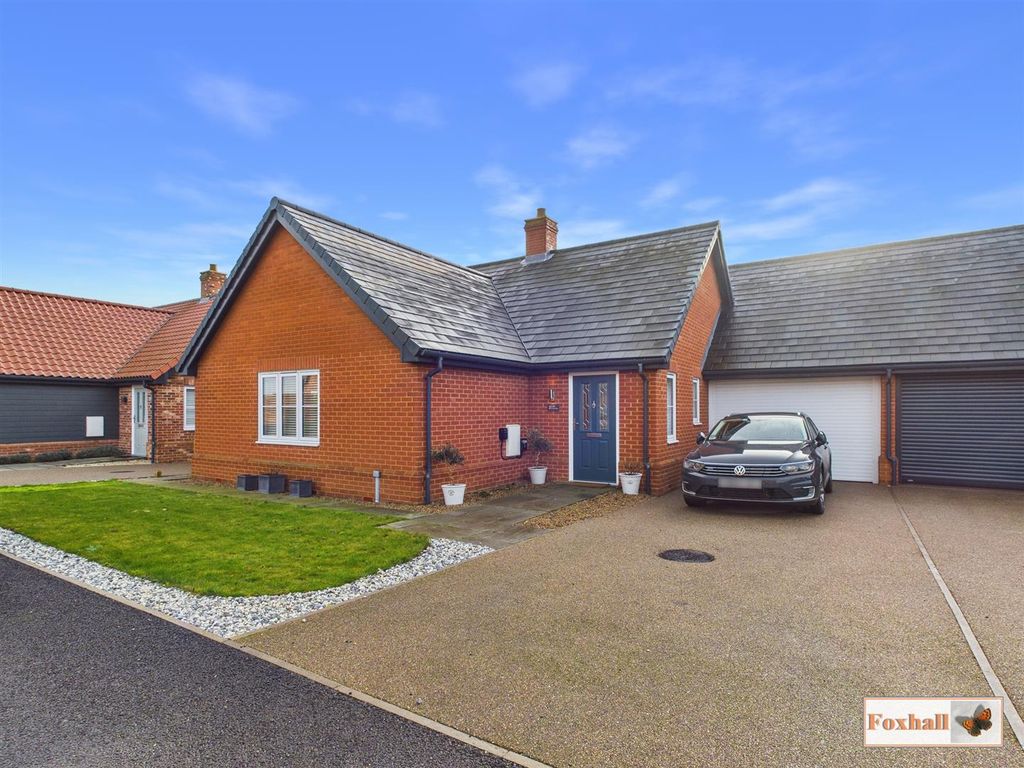 Property photo 1 of 19 Front Garden