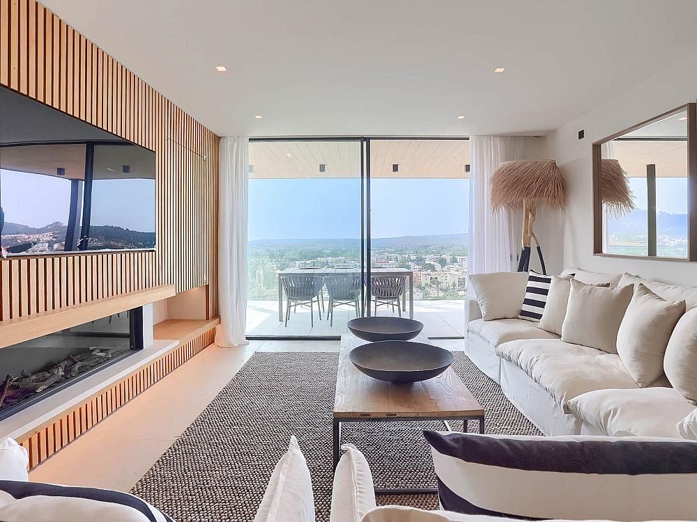 Property photo 1 of 48